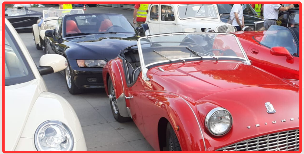 Scampagnata in auto d'epoca