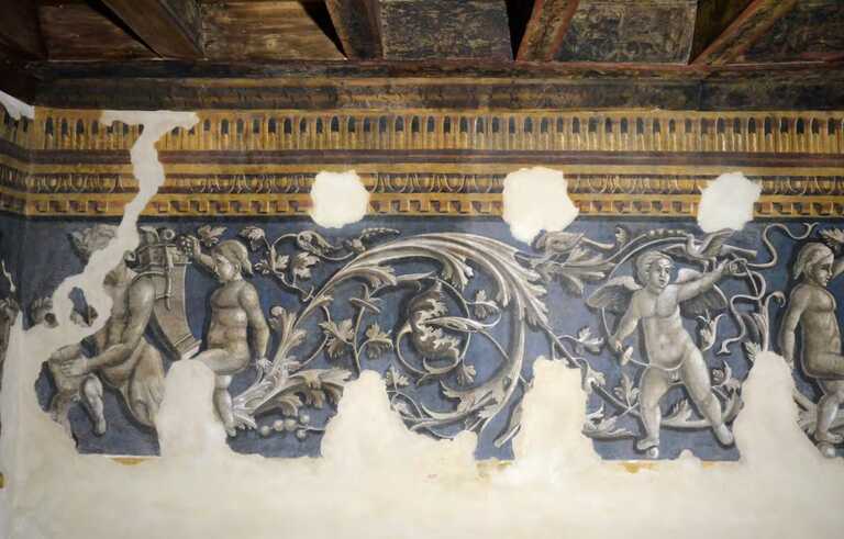 stanza vescovo 1<br/><em><small>Licenza di distribuzione: condivisione allo stesso modo - copyleft non compatibile</small></em>