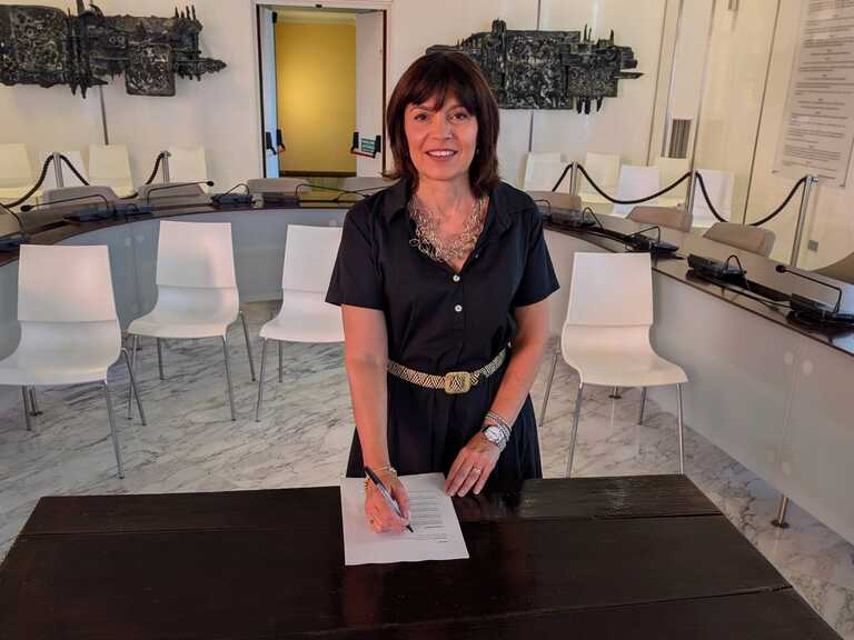 Firma convenzione<br/><em><small>Licenza di distribuzione: Solo uso non commerciale</small></em>