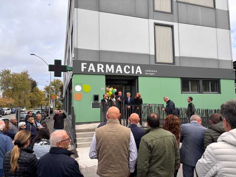 Inaugurazione farmacia comunale<br/><em><small>Licenza di distribuzione: condivisione allo stesso modo - copyleft non compatibile</small></em>