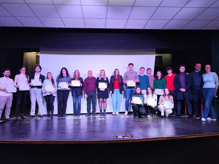 Lauree magistrali e a ciclo unico<br/><em><small>Licenza di distribuzione: condivisione allo stesso modo - copyleft non compatibile</small></em>