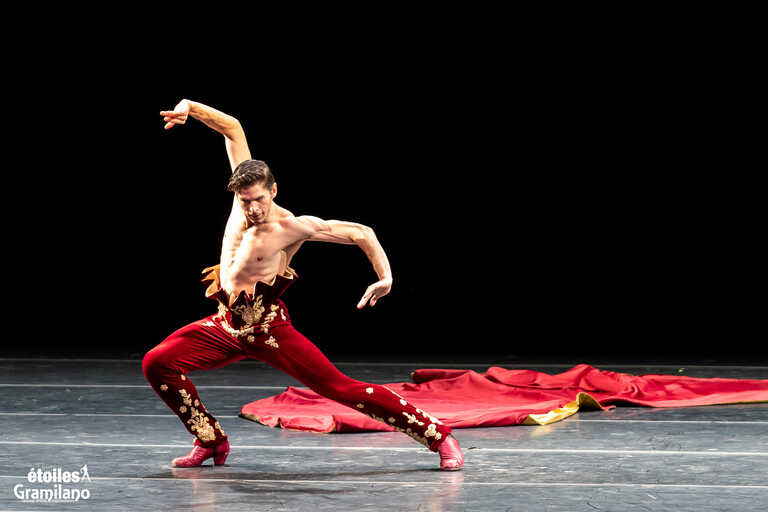 Bernal - Zapateado<br/><em><small>Licenza di distribuzione: condivisione allo stesso modo - copyleft non compatibile</small></em>