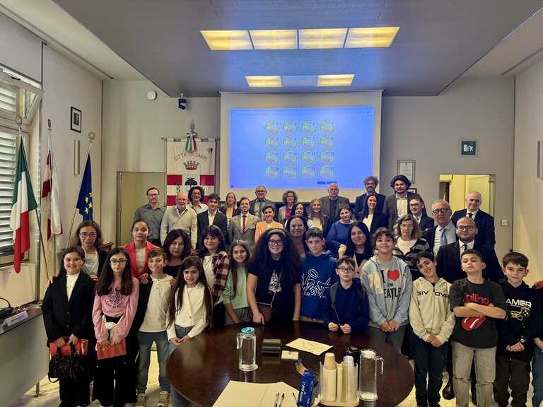 Consiglio<br/><em><small>Licenza di distribuzione: condivisione allo stesso modo - copyleft non compatibile</small></em>