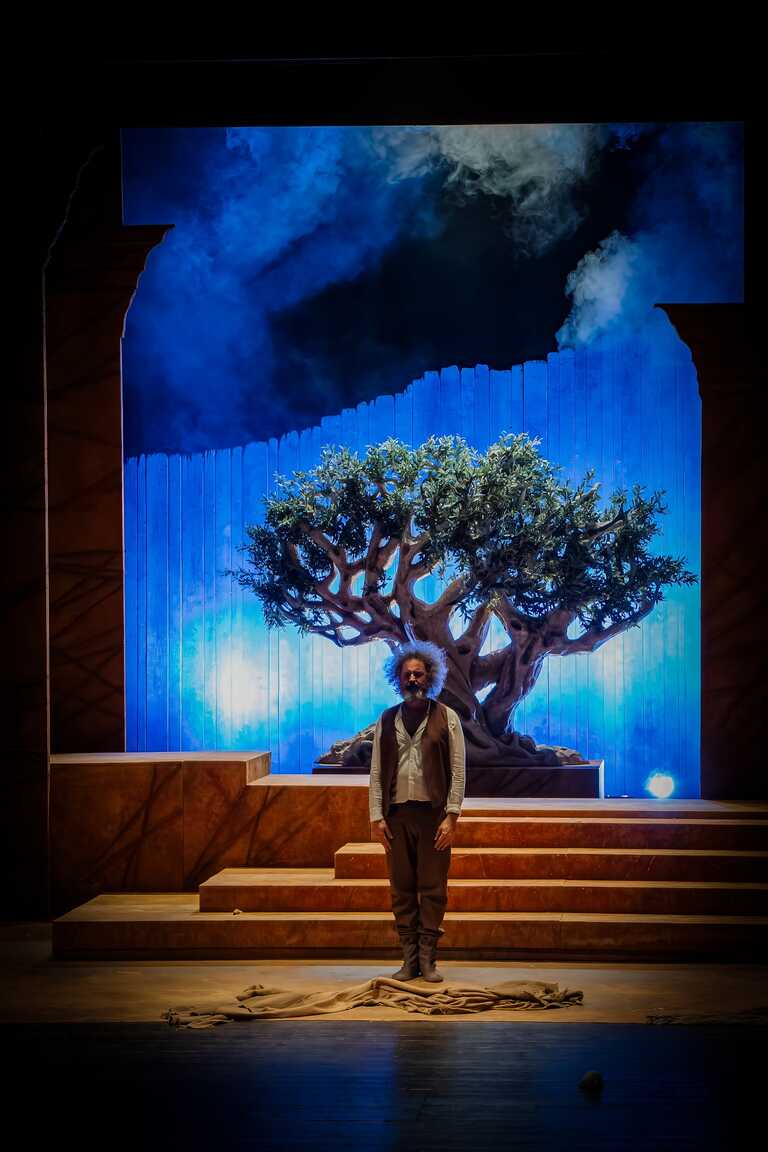 cristicchi3<br/><em><small>Licenza di distribuzione: condivisione allo stesso modo - copyleft non compatibile</small></em>