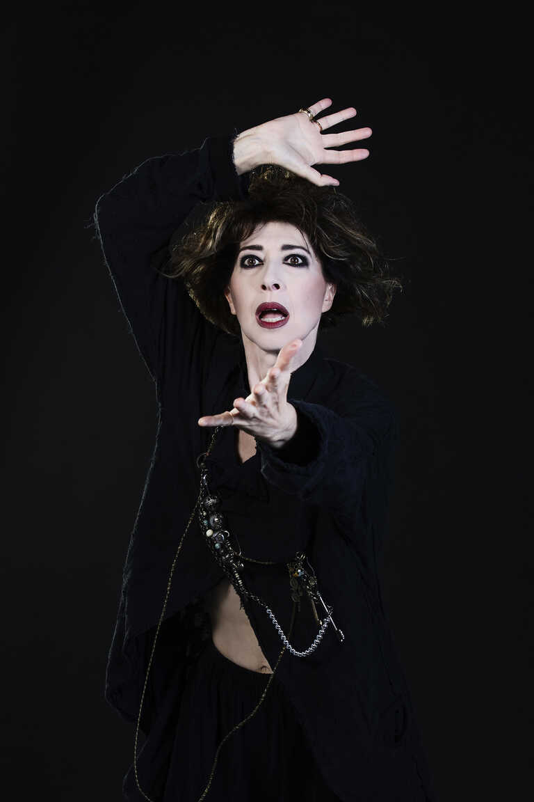 pivetti 2<br/><em><small>Licenza di distribuzione: condivisione allo stesso modo - copyleft non compatibile</small></em>