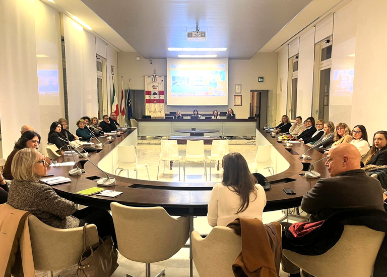 Commissione Pari Opportunità<br/><em><small>Licenza di distribuzione: Non opere derivate</small></em>