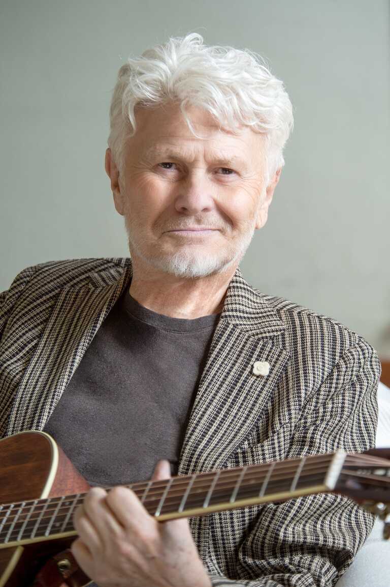 Ron <br/><em><small>Licenza di distribuzione: condivisione allo stesso modo - copyleft non compatibile</small></em>