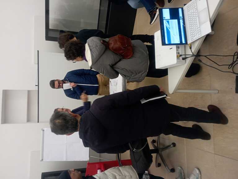 5<br/><em><small>Licenza di distribuzione: Solo uso non commerciale</small></em>