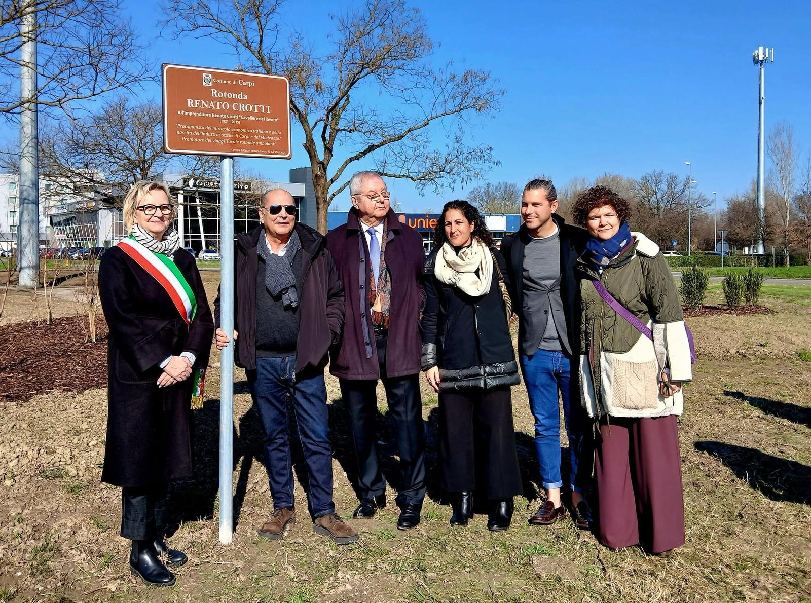 Una rotonda per l’imprenditore Renato Crotti