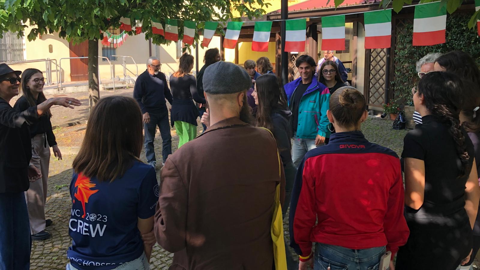 “Come rubare colori al vento”: un viaggio tra emozioni e storie 