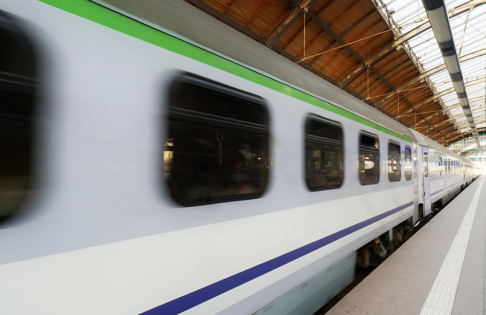 Avviso Trenord: modifiche alla circolazione dei treni, dal 24 al 30 agosto 2026 