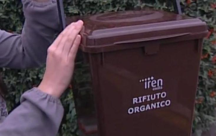 Trattamento di igienizzazione e sanificazione bidoni organico