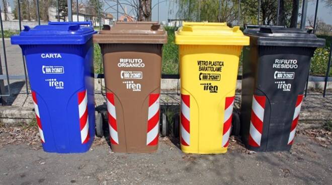 Trattamento di igienizzazione e sanificazione bidoni (carrellati) organico
