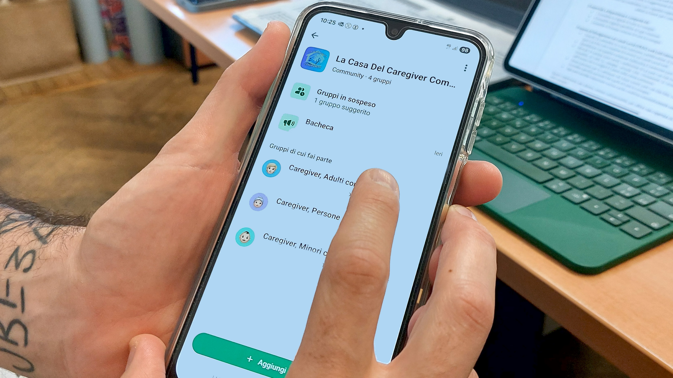 “Casa del Caregiver”, la community whatsapp per assistenti familiari