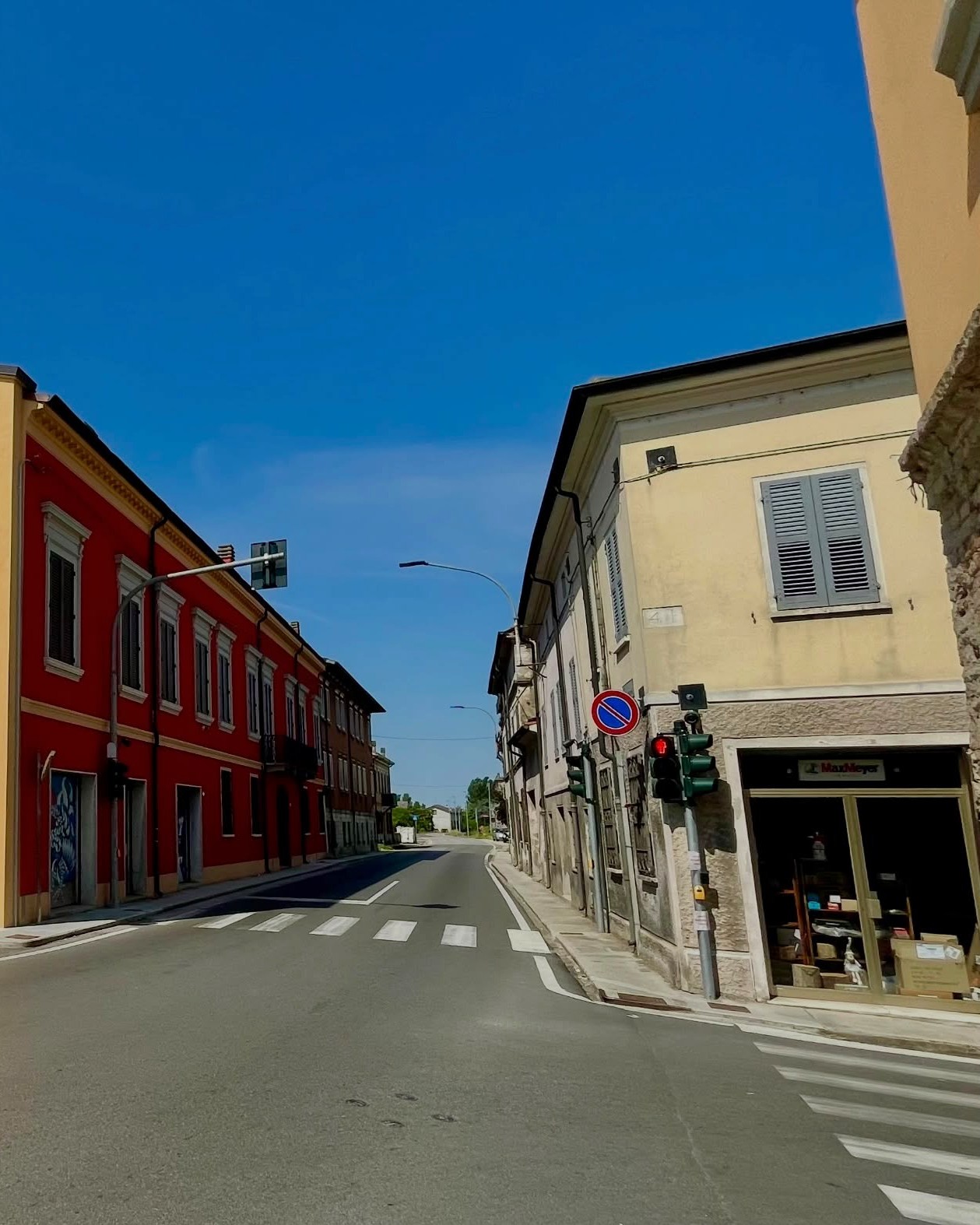 Code al semaforo di Villarotta: le cause dei rallentamenti e gli aggiornamenti del Comune