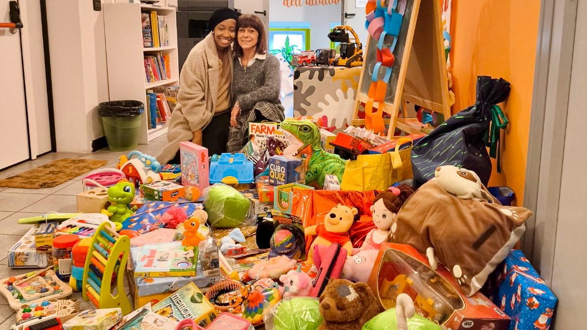 Natale per tutti: successo della raccolta giochi alla materna di Sala Baganza