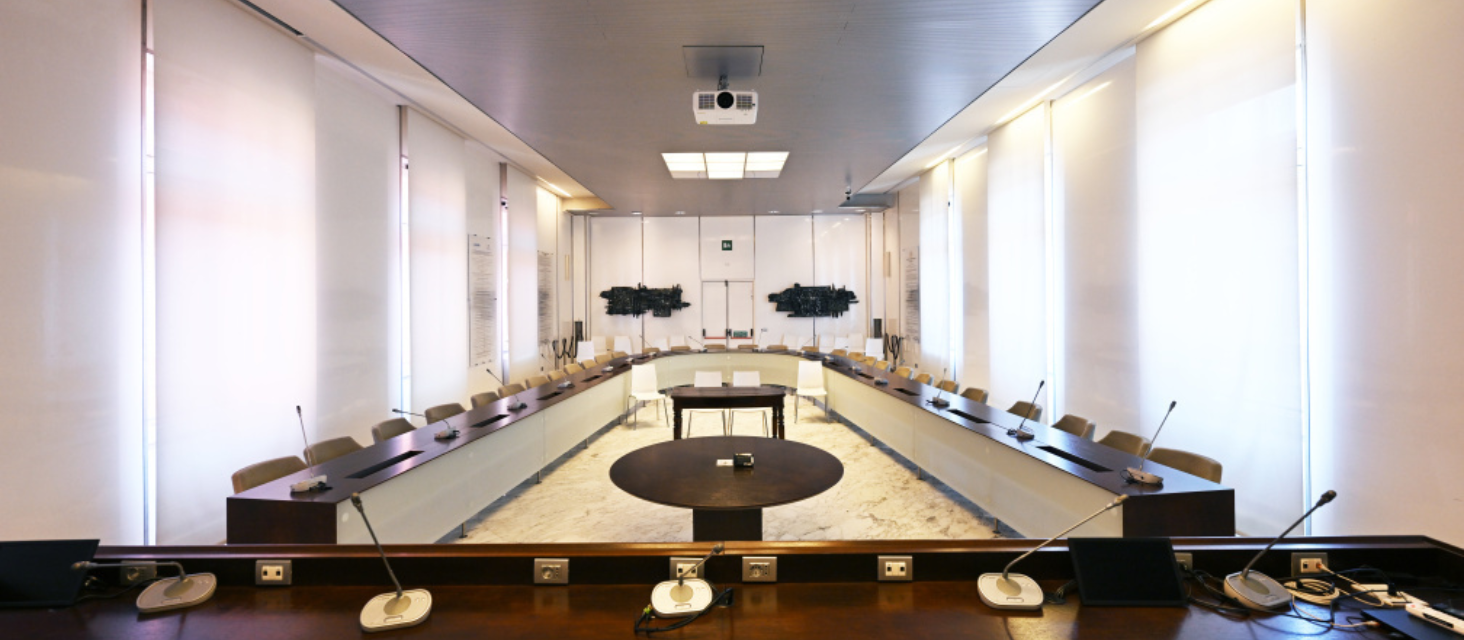 Approvata la revoca della cittadinanza onoraria a Mussolini