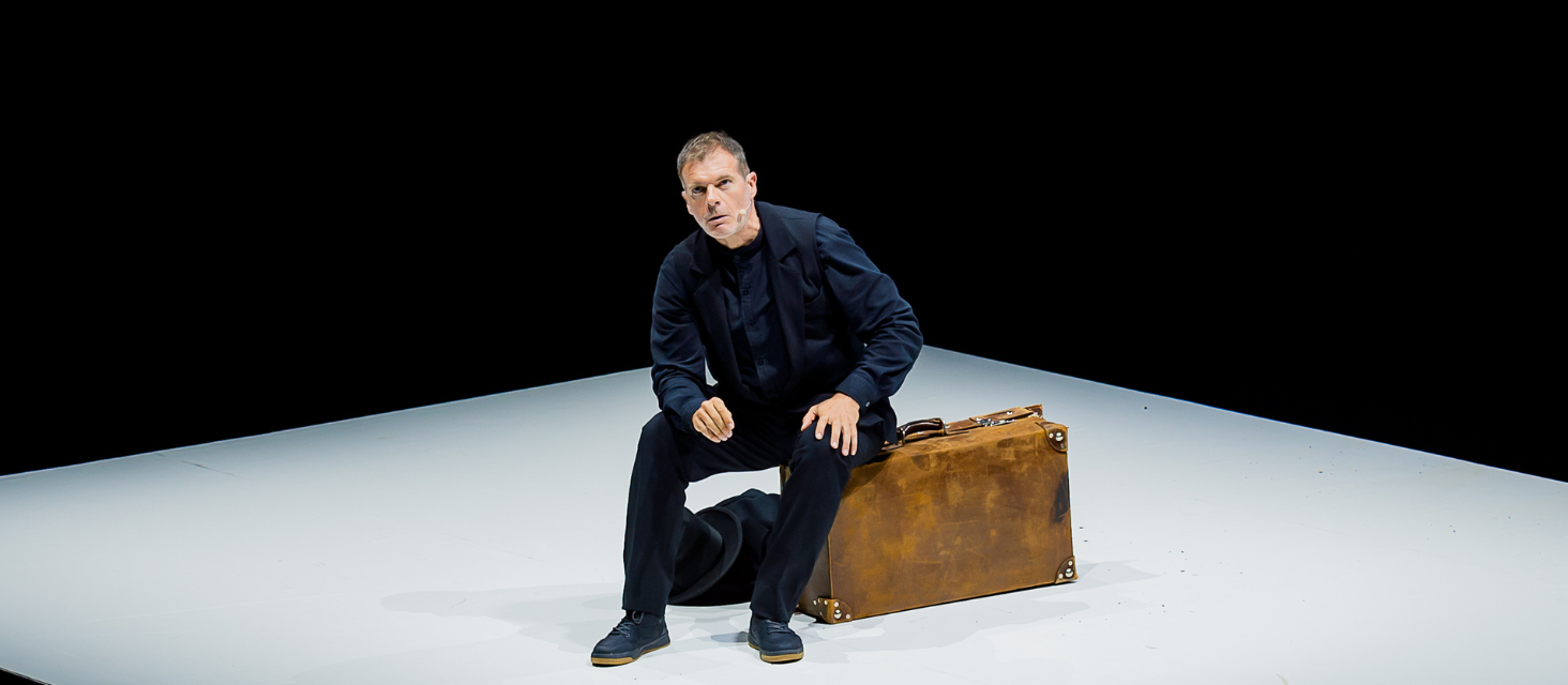 Stefano Massini porta in scena “Mein Kampf”