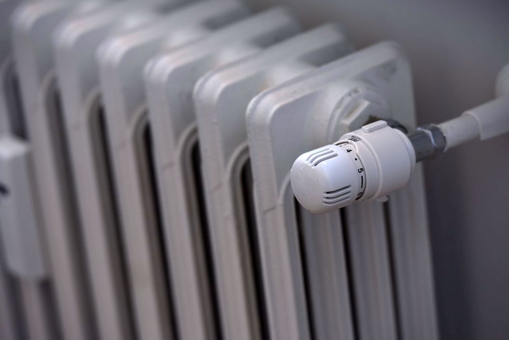 Termosifoni: si può accenderli da oggi, 26 ottobre, per sette ore al giorno
